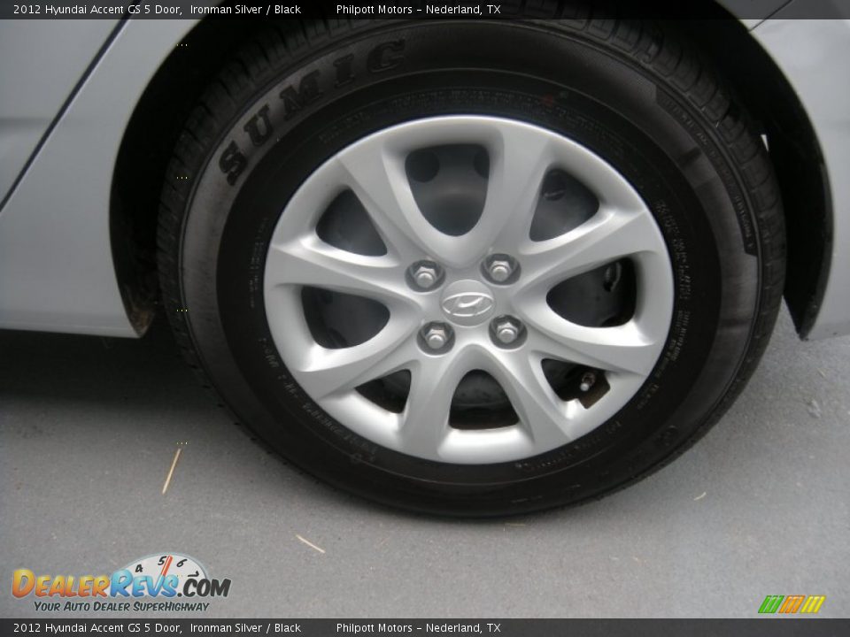 2012 Hyundai Accent GS 5 Door Ironman Silver / Black Photo #21