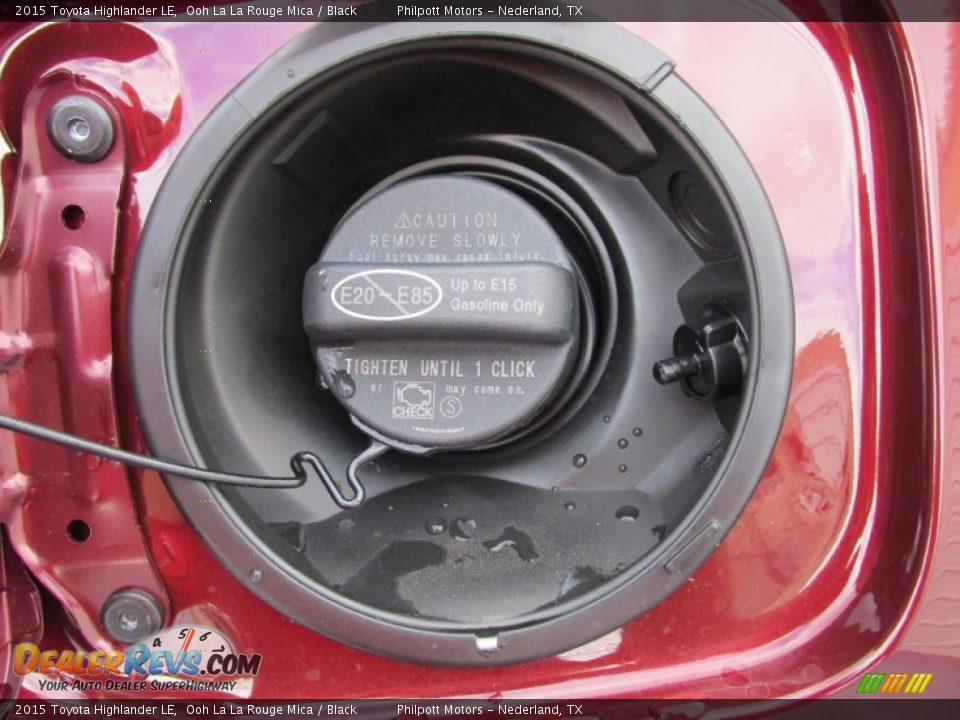 2015 Toyota Highlander LE Ooh La La Rouge Mica / Black Photo #14
