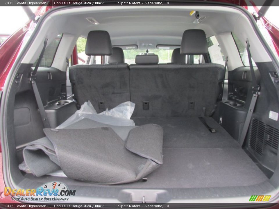 2015 Toyota Highlander LE Trunk Photo #19