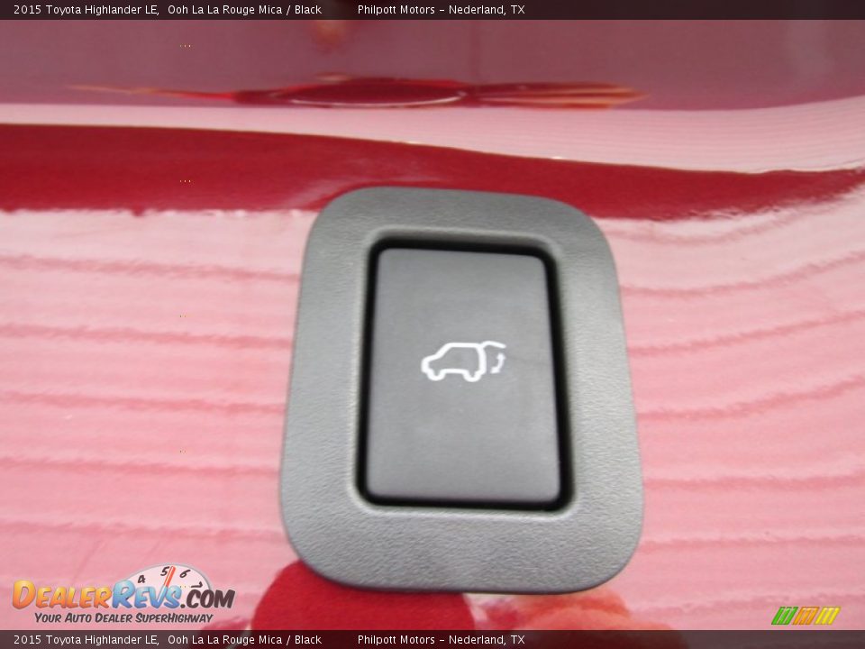 2015 Toyota Highlander LE Ooh La La Rouge Mica / Black Photo #20