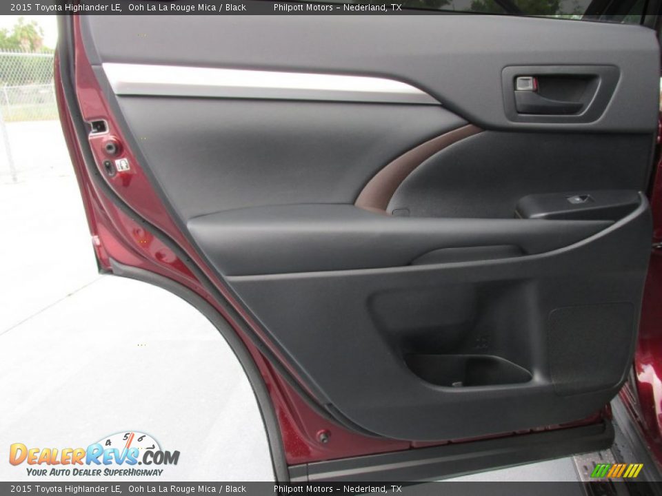 Door Panel of 2015 Toyota Highlander LE Photo #21
