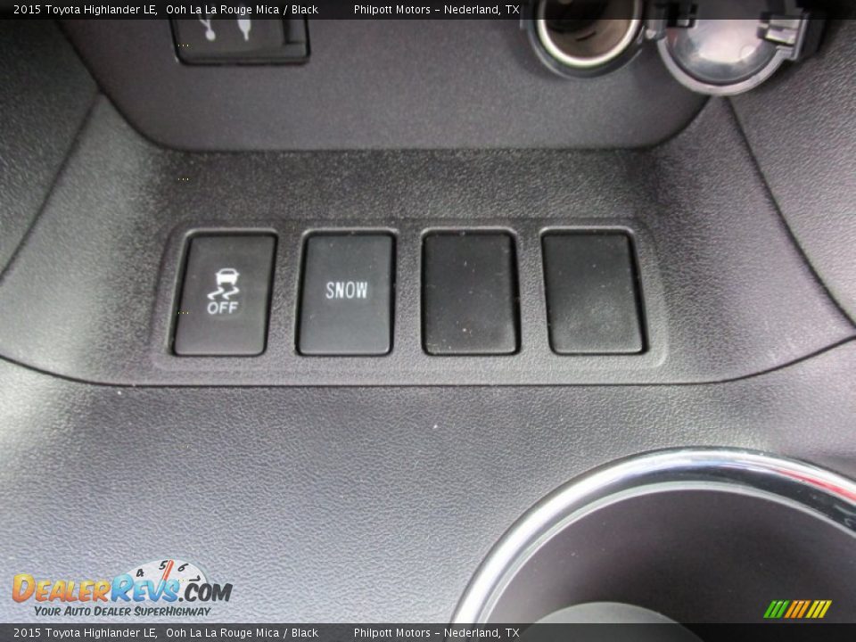 2015 Toyota Highlander LE Ooh La La Rouge Mica / Black Photo #31
