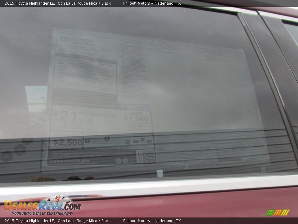 2015 Toyota Highlander LE Ooh La La Rouge Mica / Black Photo #36