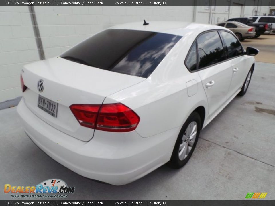2012 Volkswagen Passat 2.5L S Candy White / Titan Black Photo #4