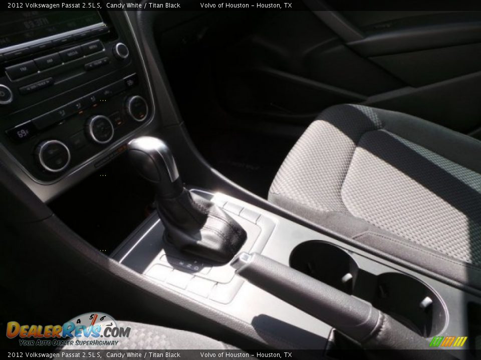 2012 Volkswagen Passat 2.5L S Candy White / Titan Black Photo #11