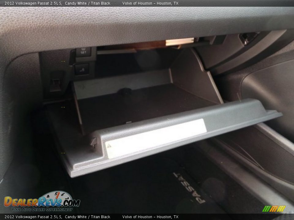 2012 Volkswagen Passat 2.5L S Candy White / Titan Black Photo #12