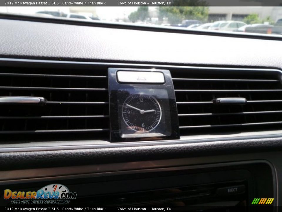 2012 Volkswagen Passat 2.5L S Candy White / Titan Black Photo #13