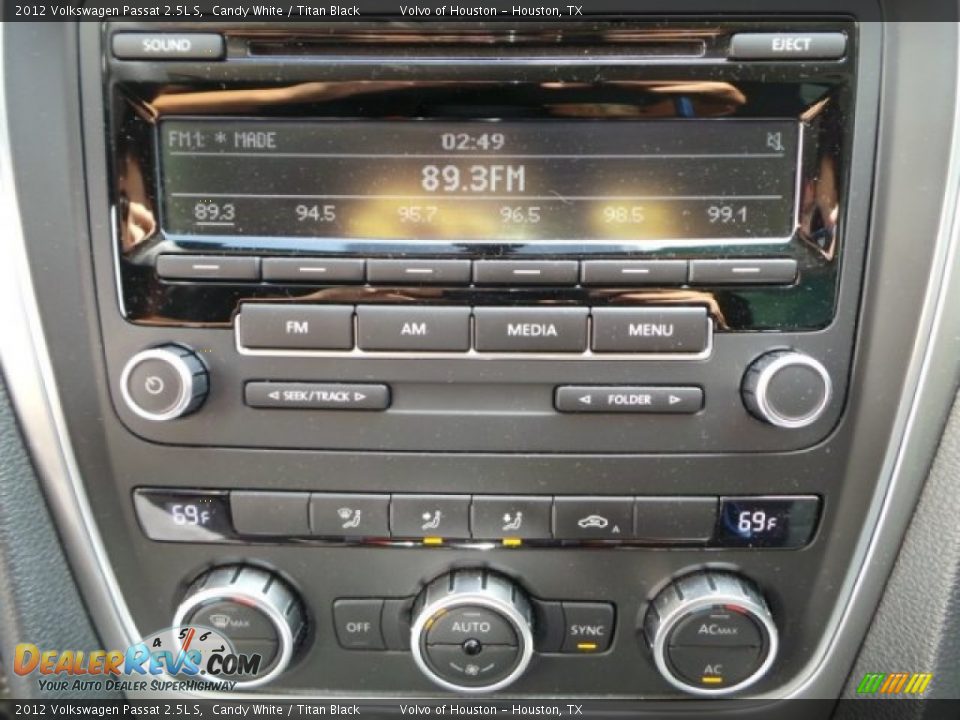 2012 Volkswagen Passat 2.5L S Candy White / Titan Black Photo #14