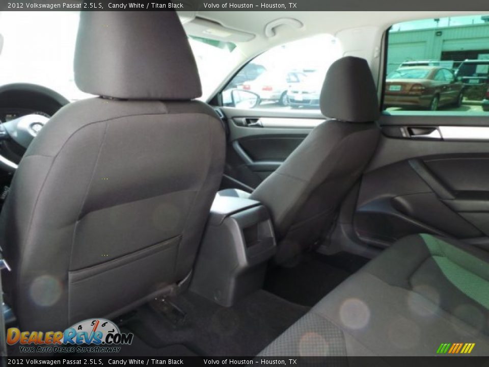 2012 Volkswagen Passat 2.5L S Candy White / Titan Black Photo #19