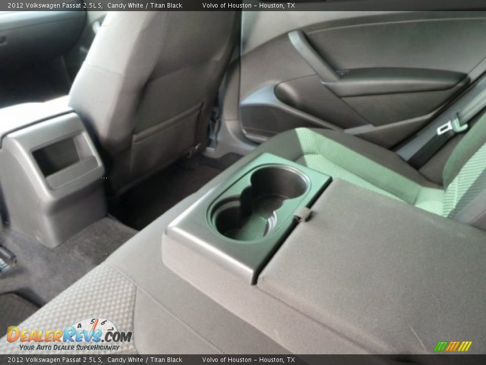 2012 Volkswagen Passat 2.5L S Candy White / Titan Black Photo #21