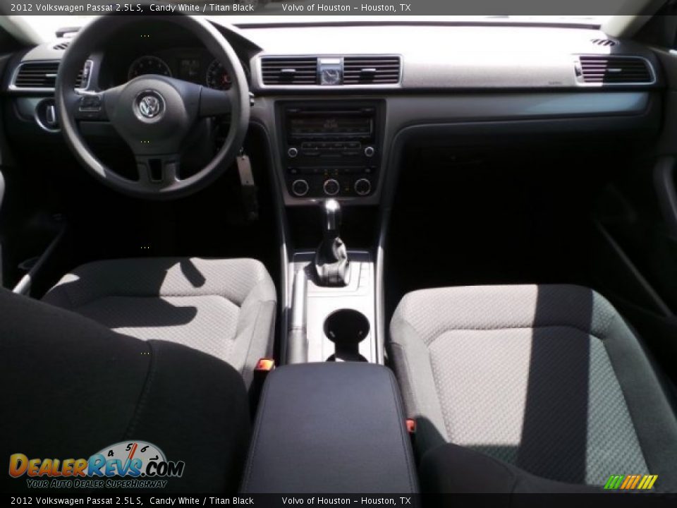 2012 Volkswagen Passat 2.5L S Candy White / Titan Black Photo #22