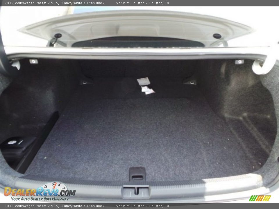 2012 Volkswagen Passat 2.5L S Candy White / Titan Black Photo #24