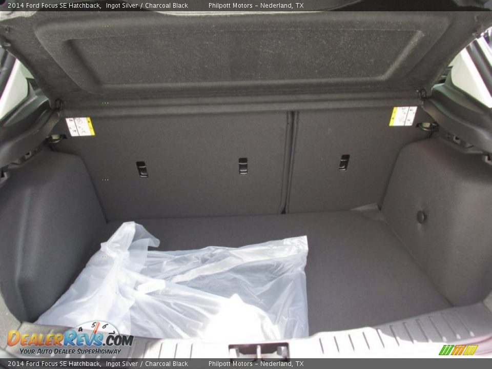 2014 Ford Focus SE Hatchback Ingot Silver / Charcoal Black Photo #16