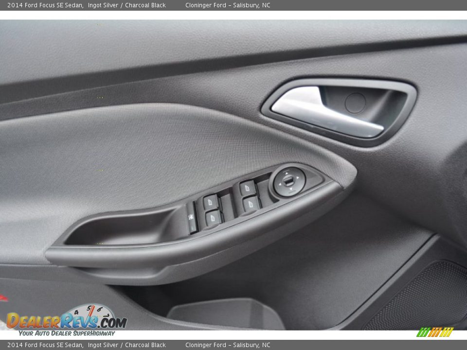 2014 Ford Focus SE Sedan Ingot Silver / Charcoal Black Photo #5