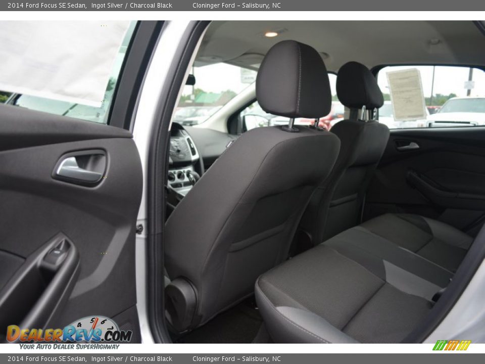 2014 Ford Focus SE Sedan Ingot Silver / Charcoal Black Photo #8