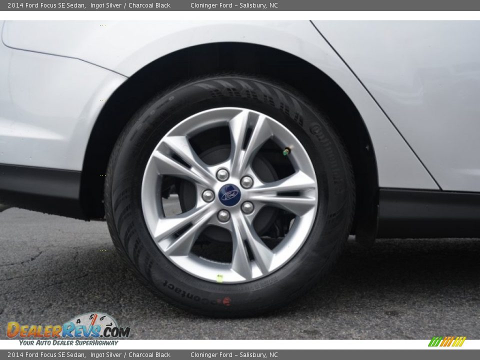 2014 Ford Focus SE Sedan Ingot Silver / Charcoal Black Photo #10