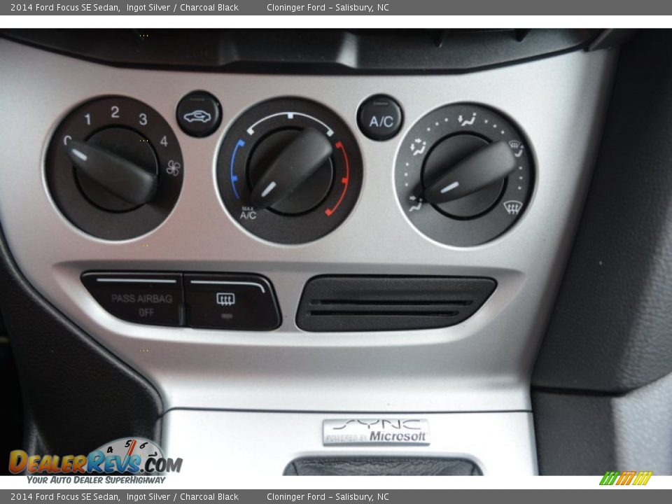 2014 Ford Focus SE Sedan Ingot Silver / Charcoal Black Photo #13