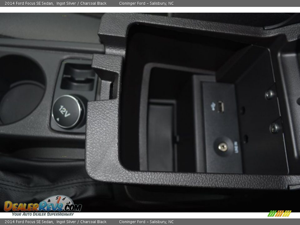 2014 Ford Focus SE Sedan Ingot Silver / Charcoal Black Photo #14
