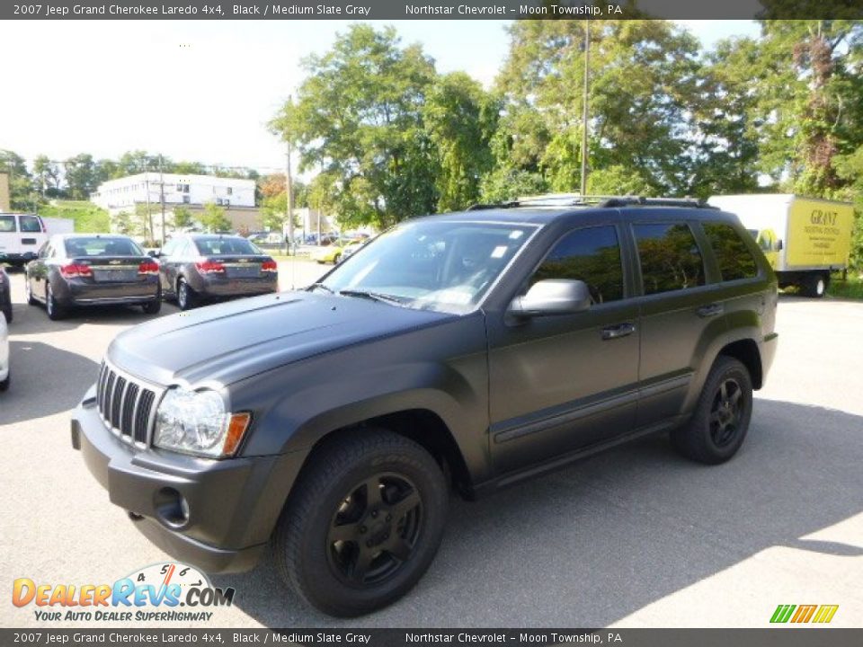 2007 Jeep Grand Cherokee Laredo 4x4 Black / Medium Slate Gray Photo #1