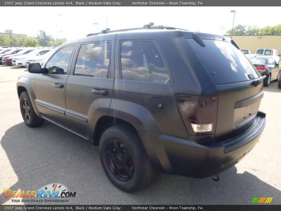 2007 Jeep Grand Cherokee Laredo 4x4 Black / Medium Slate Gray Photo #2