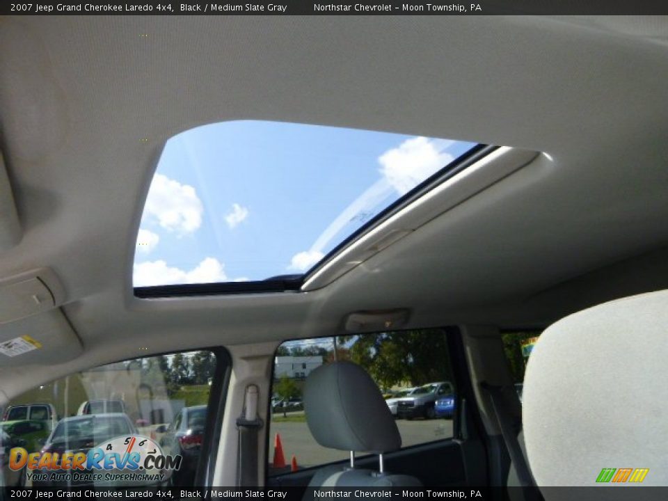2007 Jeep Grand Cherokee Laredo 4x4 Black / Medium Slate Gray Photo #12