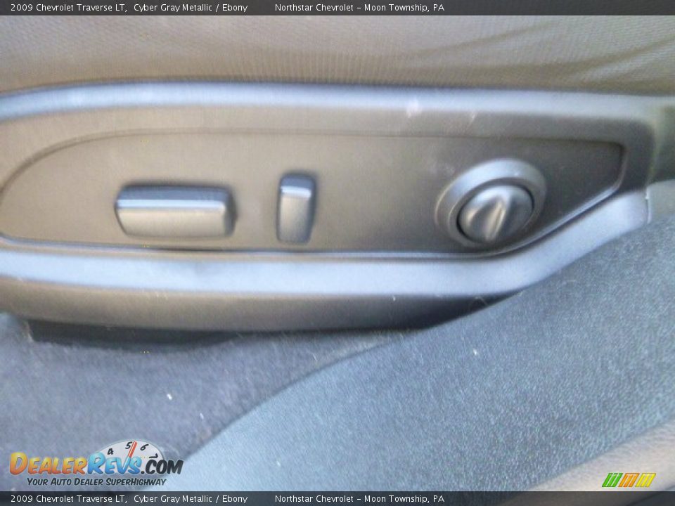 2009 Chevrolet Traverse LT Cyber Gray Metallic / Ebony Photo #12