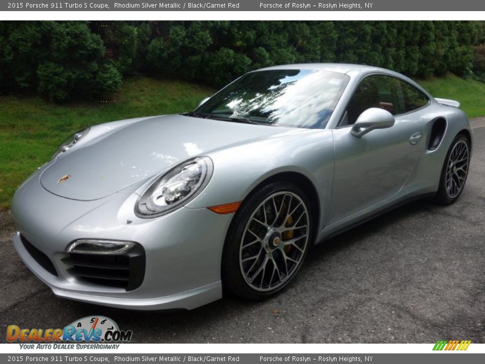 Front 3/4 View of 2015 Porsche 911 Turbo S Coupe Photo #1