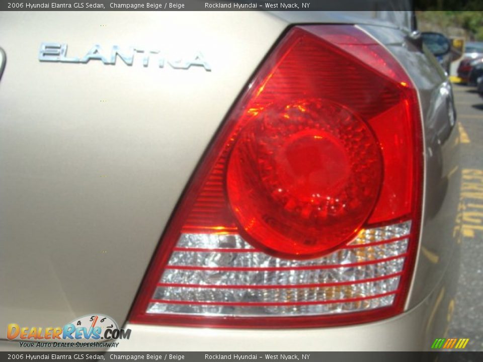 2006 Hyundai Elantra GLS Sedan Champagne Beige / Beige Photo #20