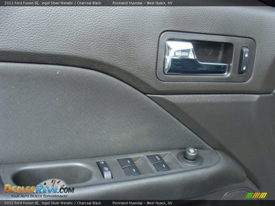 2011 Ford Fusion SE Ingot Silver Metallic / Charcoal Black Photo #8