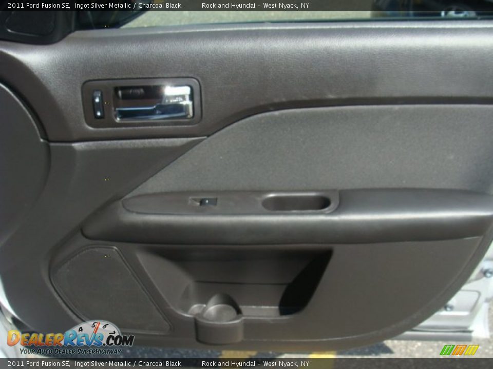 2011 Ford Fusion SE Ingot Silver Metallic / Charcoal Black Photo #23