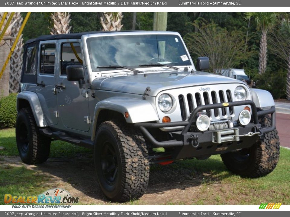 2007 Jeep Wrangler Unlimited Sahara 4x4 Bright Silver Metallic / Dark Khaki/Medium Khaki Photo #1