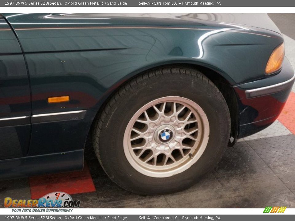 1997 BMW 5 Series 528i Sedan Oxford Green Metallic / Sand Beige Photo #33