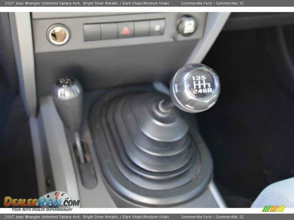 2007 Jeep Wrangler Unlimited Sahara 4x4 Bright Silver Metallic / Dark Khaki/Medium Khaki Photo #27