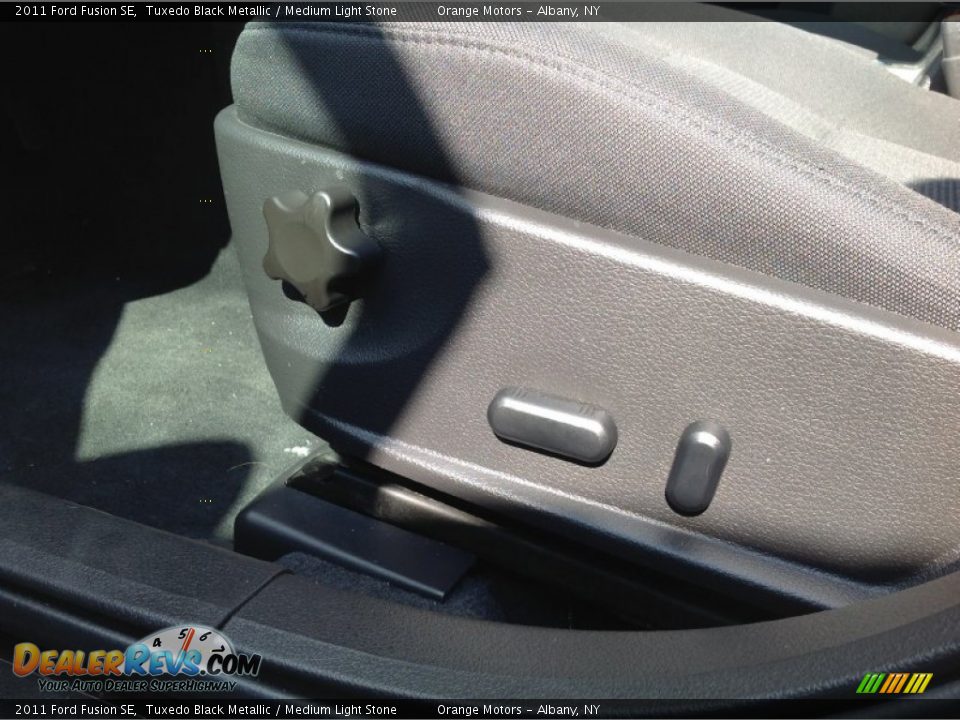 2011 Ford Fusion SE Tuxedo Black Metallic / Medium Light Stone Photo #8