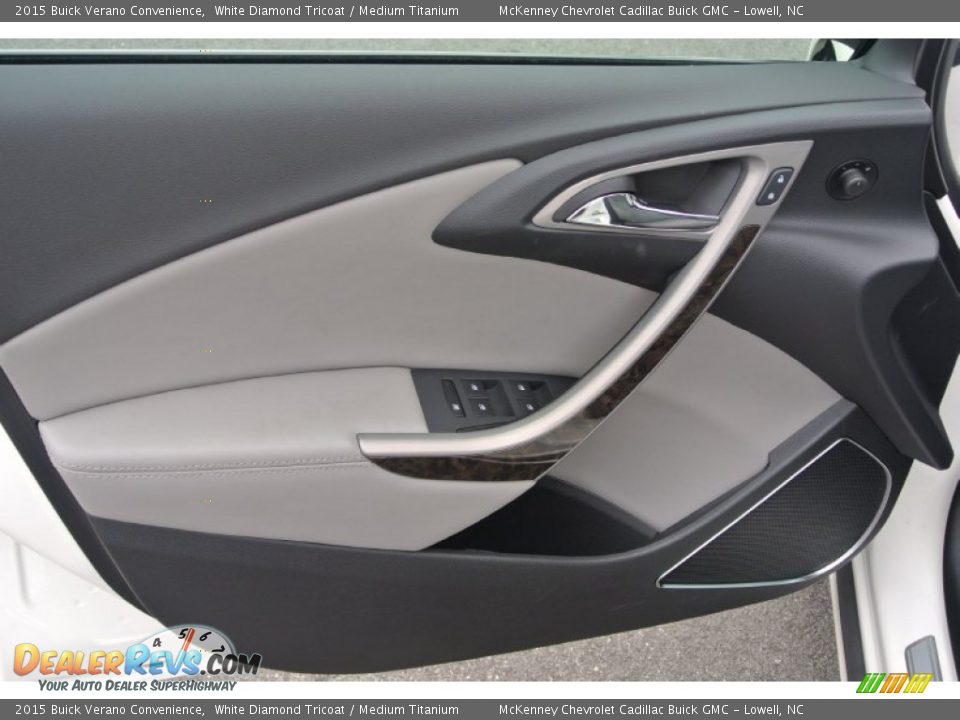 Door Panel of 2015 Buick Verano Convenience Photo #9