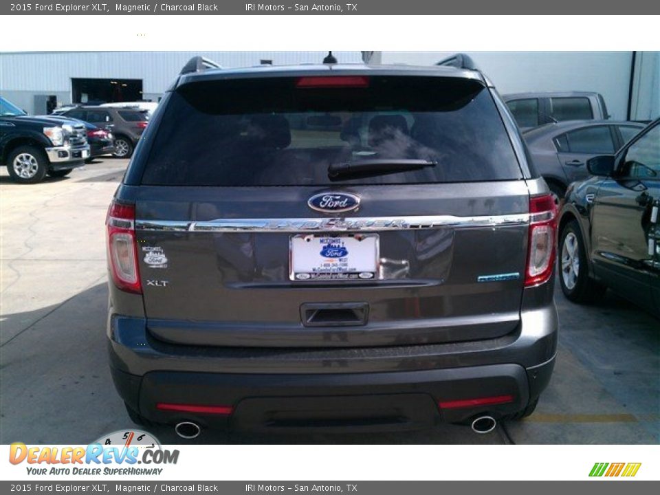 2015 Ford Explorer XLT Magnetic / Charcoal Black Photo #9