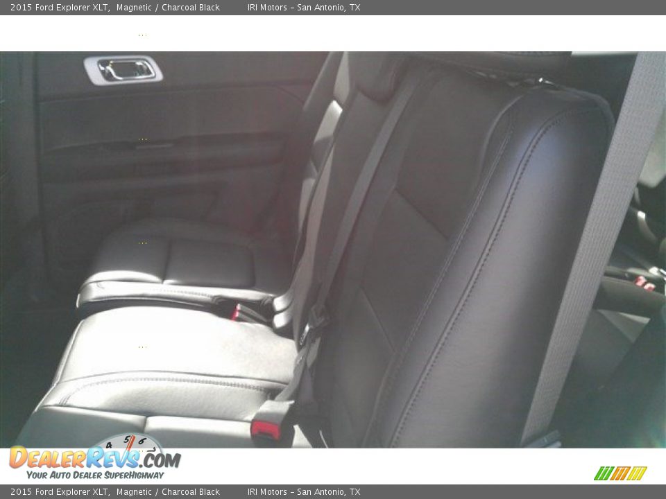 2015 Ford Explorer XLT Magnetic / Charcoal Black Photo #13