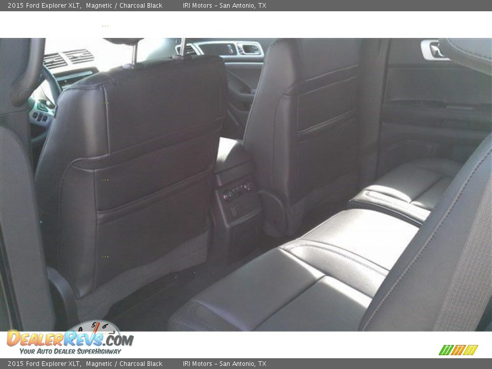2015 Ford Explorer XLT Magnetic / Charcoal Black Photo #16