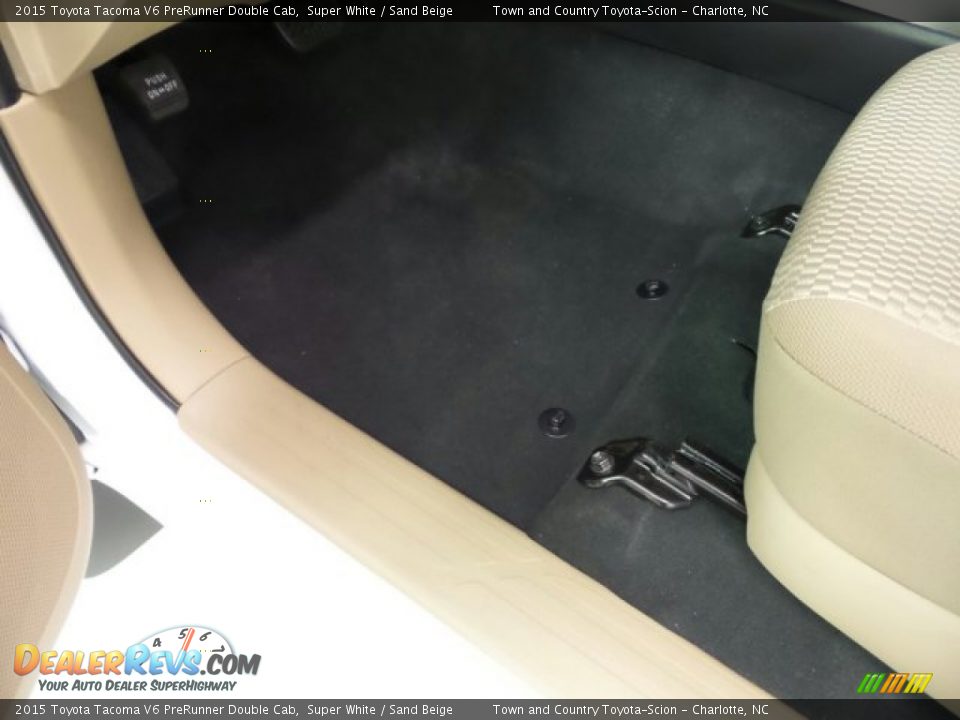 2015 Toyota Tacoma V6 PreRunner Double Cab Super White / Sand Beige Photo #12