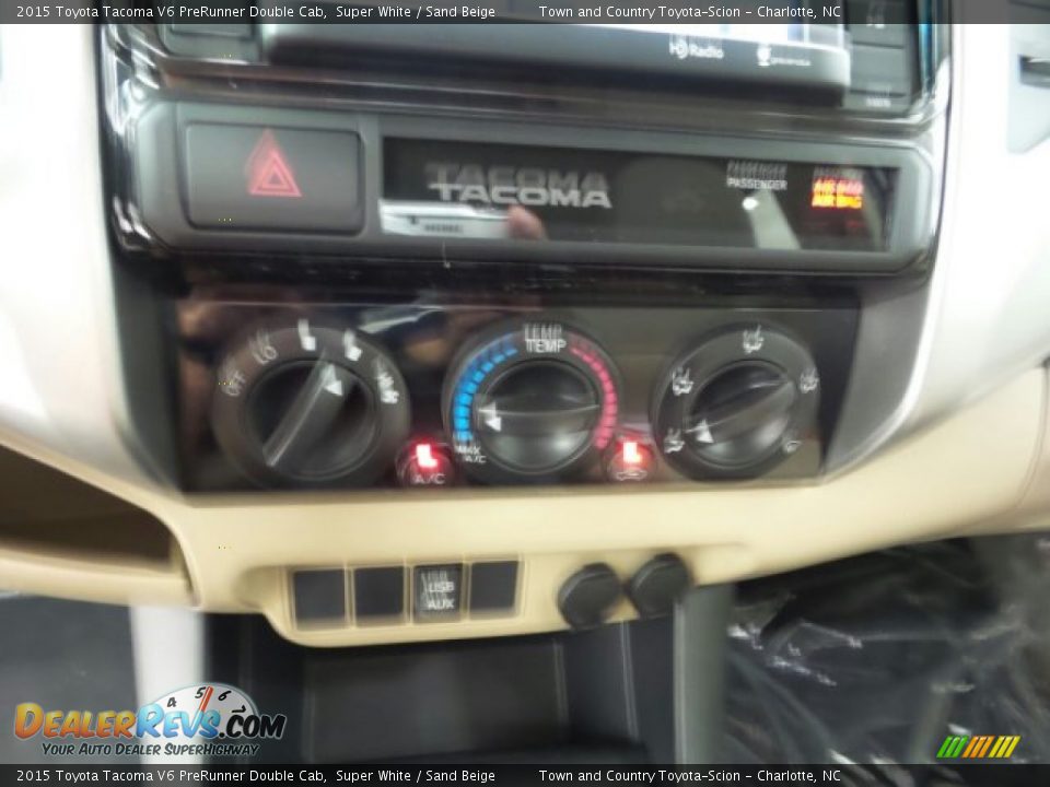 2015 Toyota Tacoma V6 PreRunner Double Cab Super White / Sand Beige Photo #17