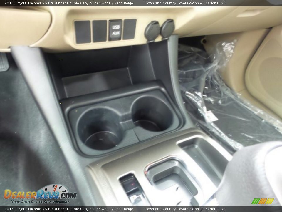 2015 Toyota Tacoma V6 PreRunner Double Cab Super White / Sand Beige Photo #18