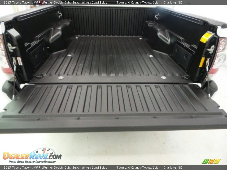 2015 Toyota Tacoma V6 PreRunner Double Cab Super White / Sand Beige Photo #29