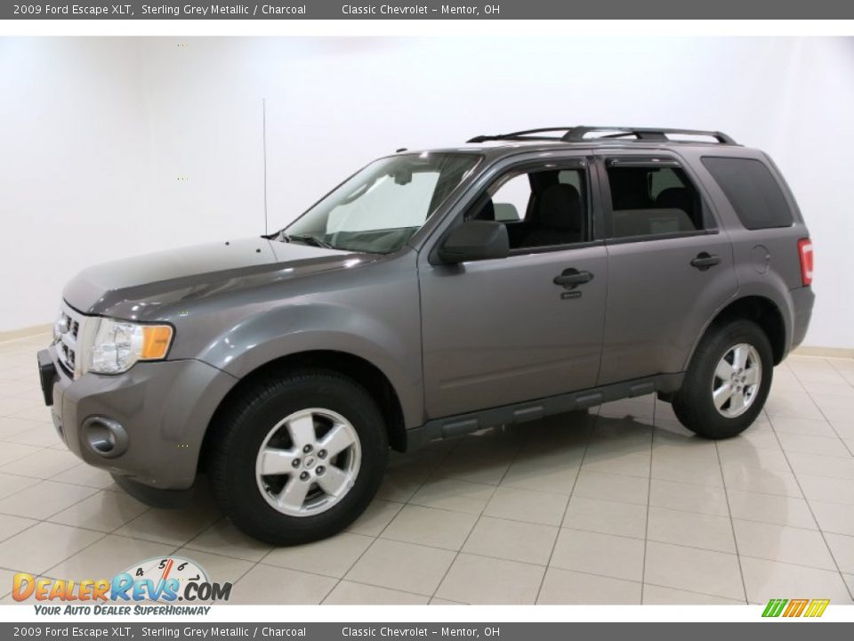 Front 3/4 View of 2009 Ford Escape XLT Photo #3