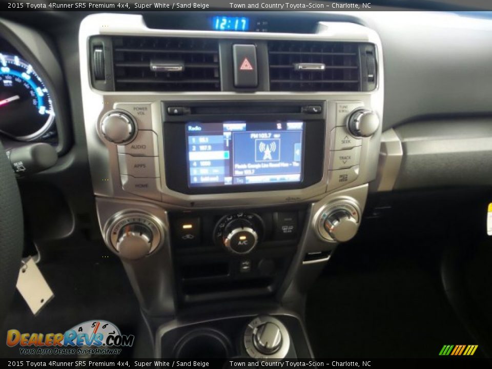 Controls of 2015 Toyota 4Runner SR5 Premium 4x4 Photo #16