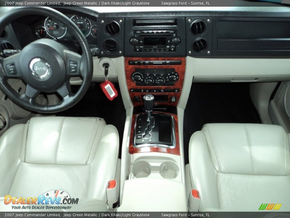 2007 Jeep Commander Limited Jeep Green Metallic / Dark Khaki/Light Graystone Photo #26