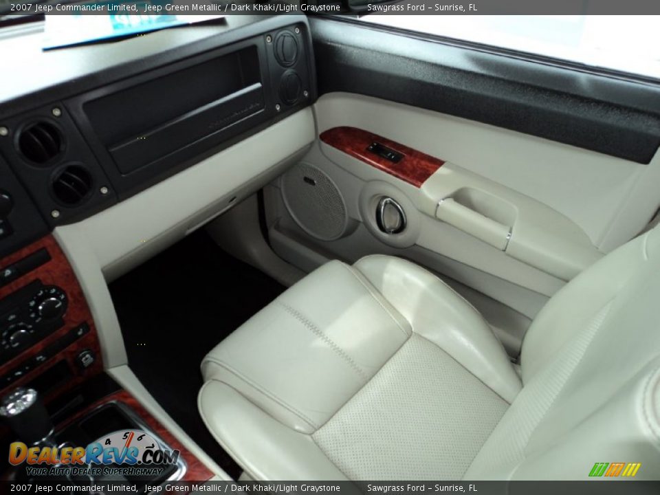 2007 Jeep Commander Limited Jeep Green Metallic / Dark Khaki/Light Graystone Photo #29