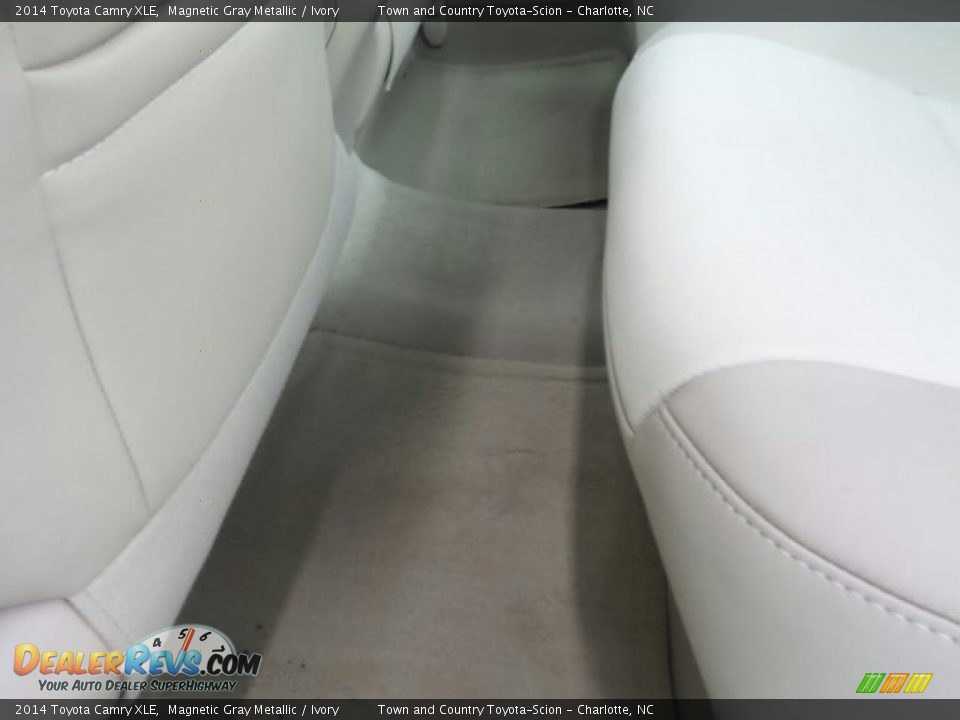 2014 Toyota Camry XLE Magnetic Gray Metallic / Ivory Photo #8