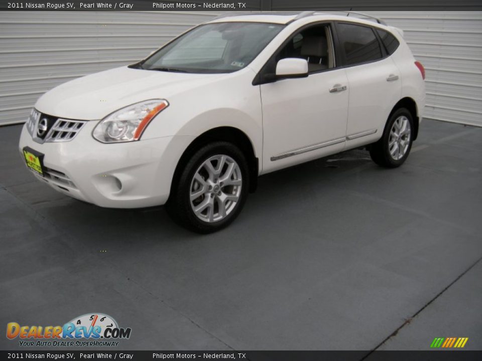 2011 Nissan Rogue SV Pearl White / Gray Photo #4