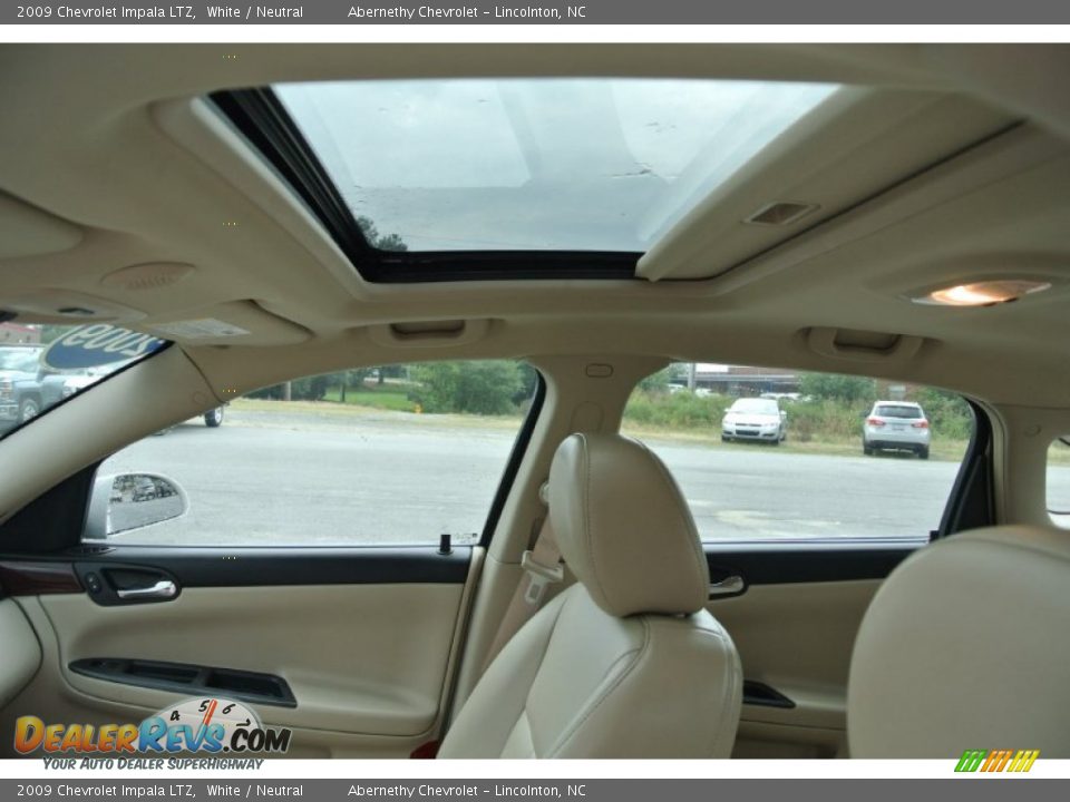2009 Chevrolet Impala LTZ White / Neutral Photo #9