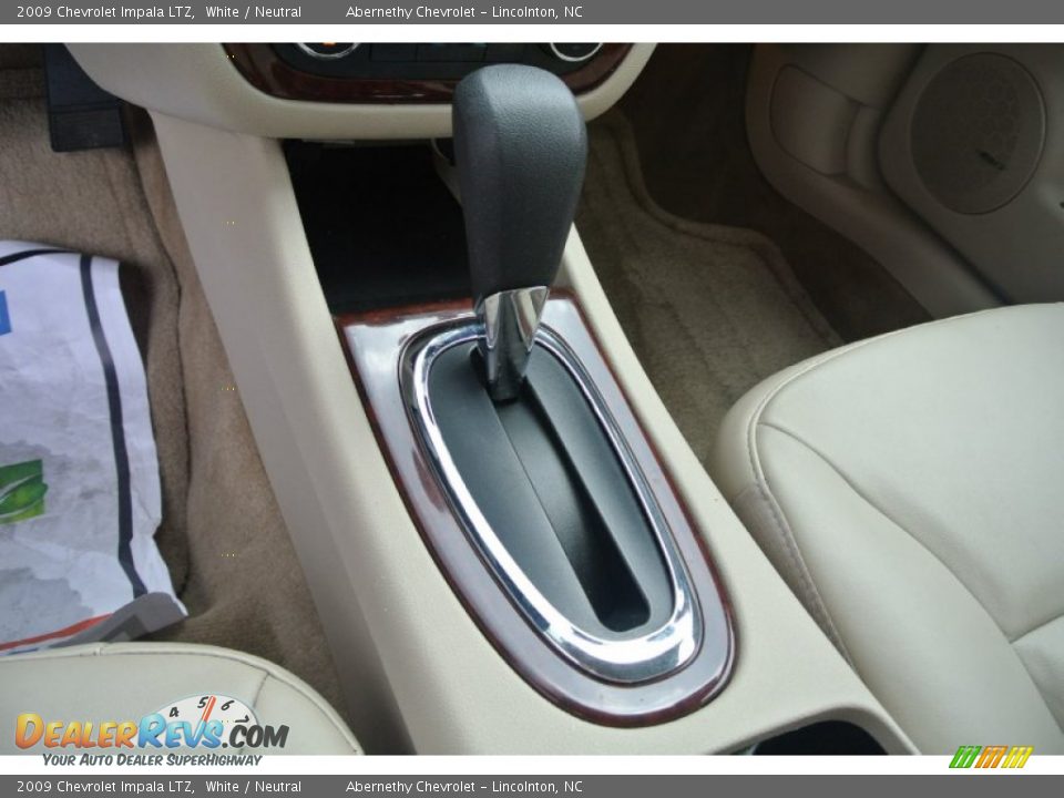 2009 Chevrolet Impala LTZ White / Neutral Photo #11